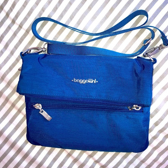 Baggilini Zipper Crossbody Blue Purse